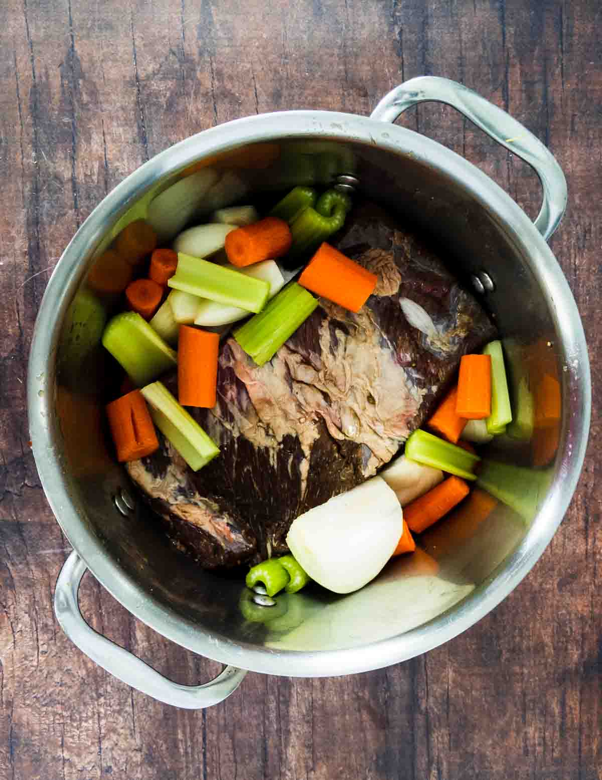 corned beef in stockpot