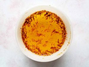 soaking saffron in warm water