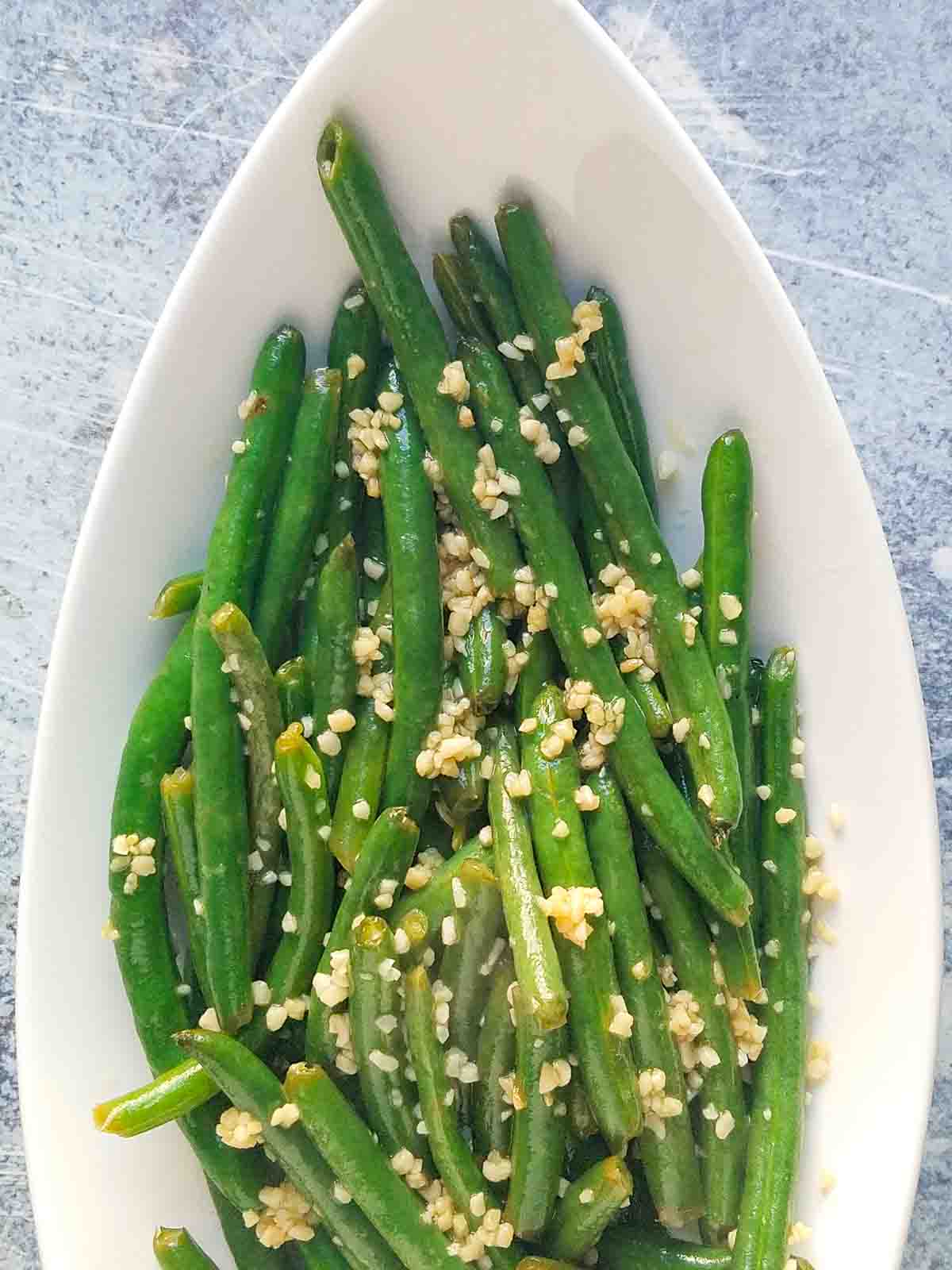 green beans in serving dish