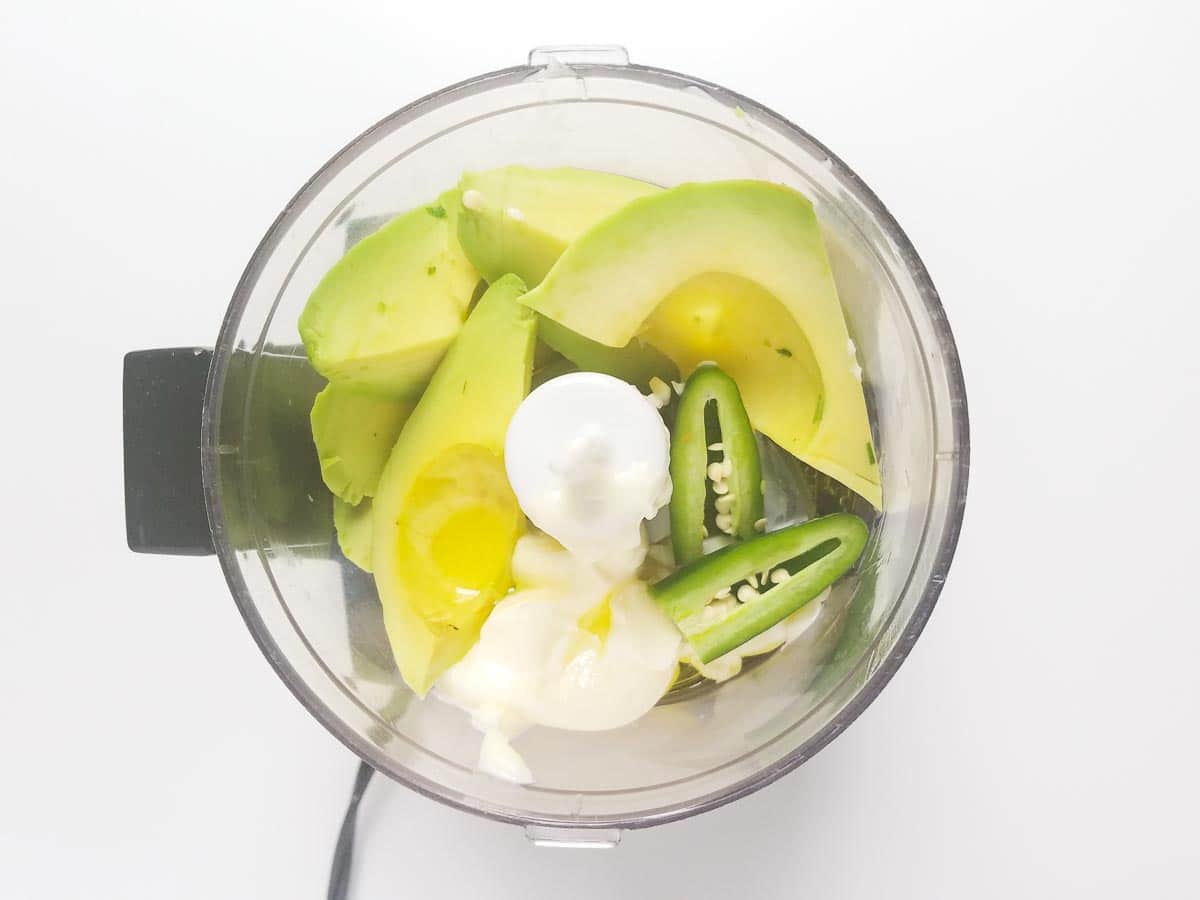 spicy coleslaw ingredients in a blender