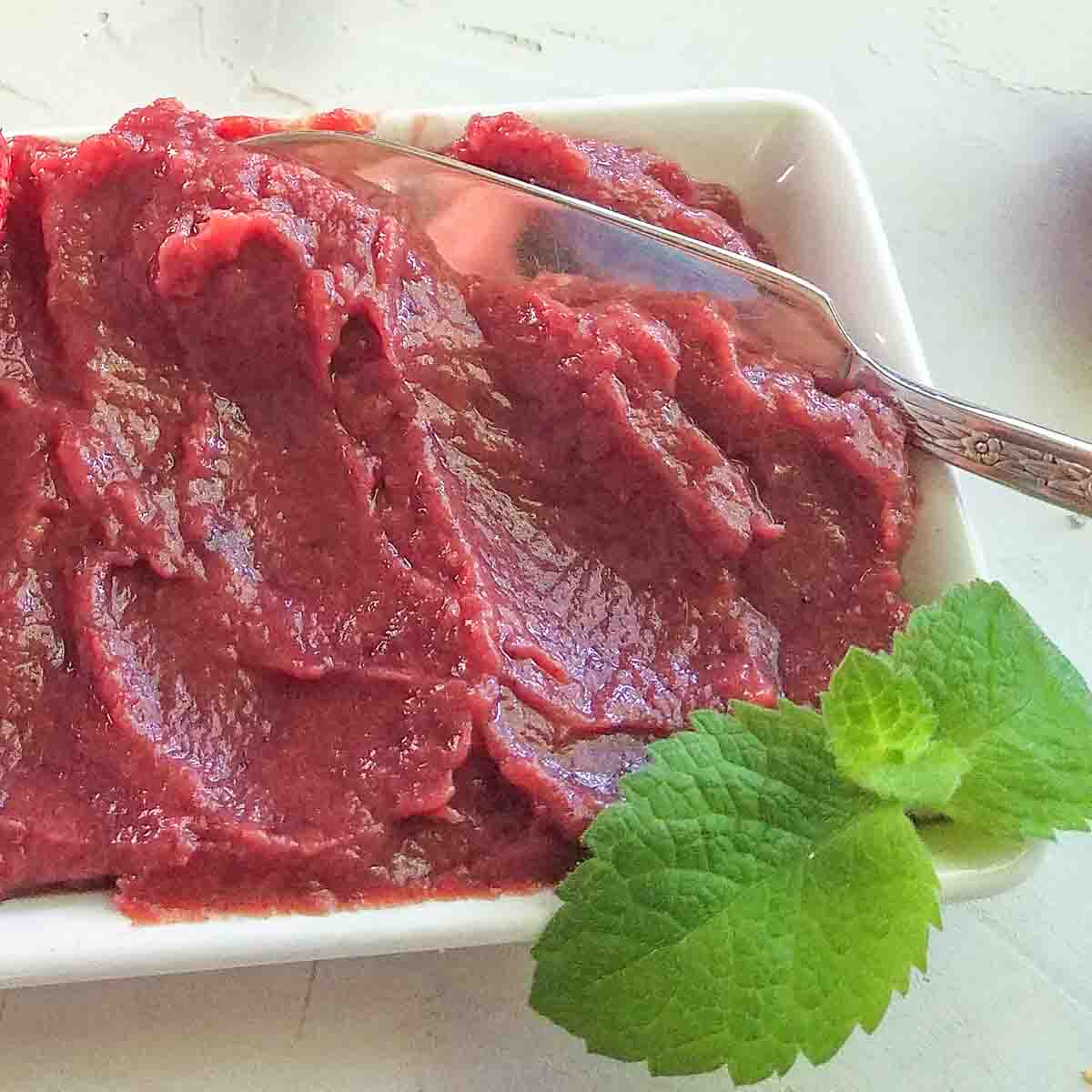 strawberry fruit spread recipe in a bowl