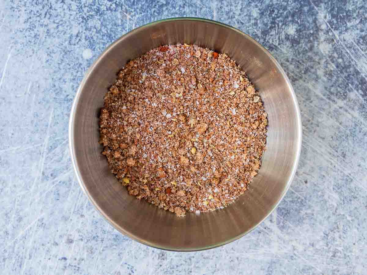 dry rub for pork ribs in bowl.