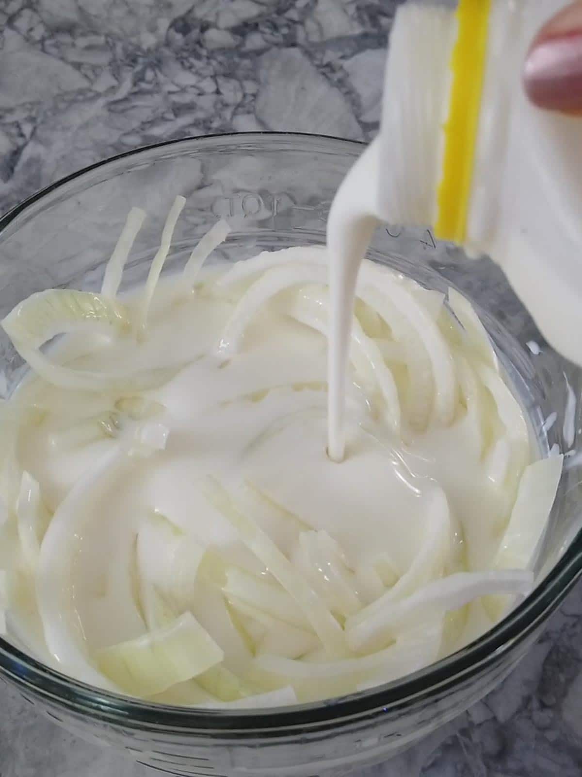 soaking onions in buttermilk