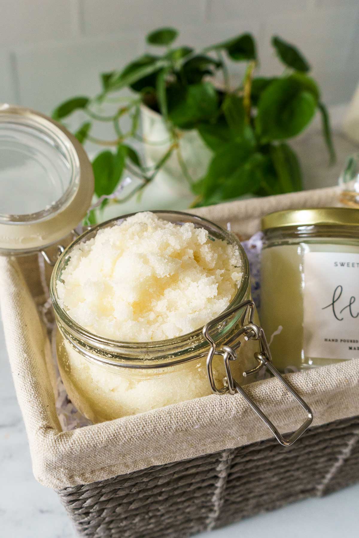 giving sugar scrub as a homemade gift