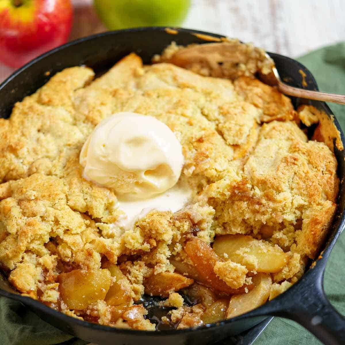 gluten free apple cobbler with vanilla ice cream