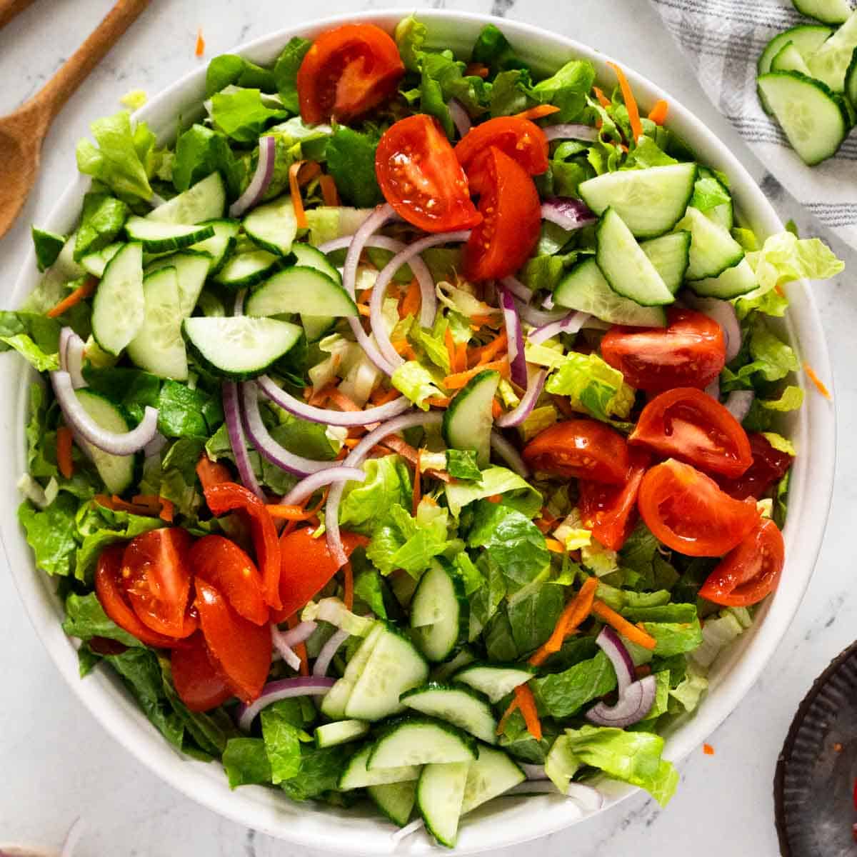 https://www.peelwithzeal.com/wp-content/uploads/2023/01/house-salad-recipe.jpg