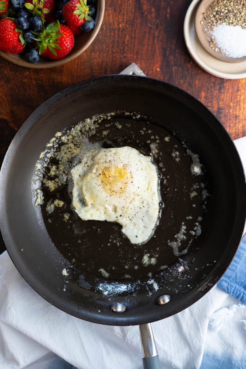 How to Fry an Egg From Runny Yolks to Over Hard