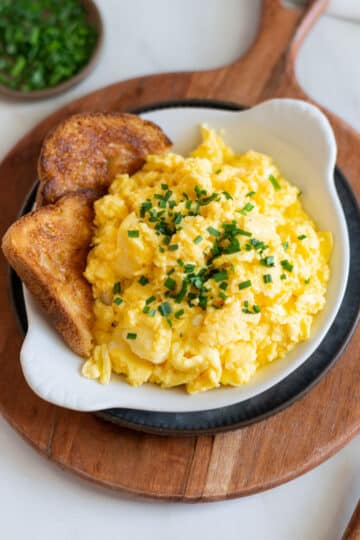 Fluffy Scrambled Eggs with Cheese - Peel with Zeal
