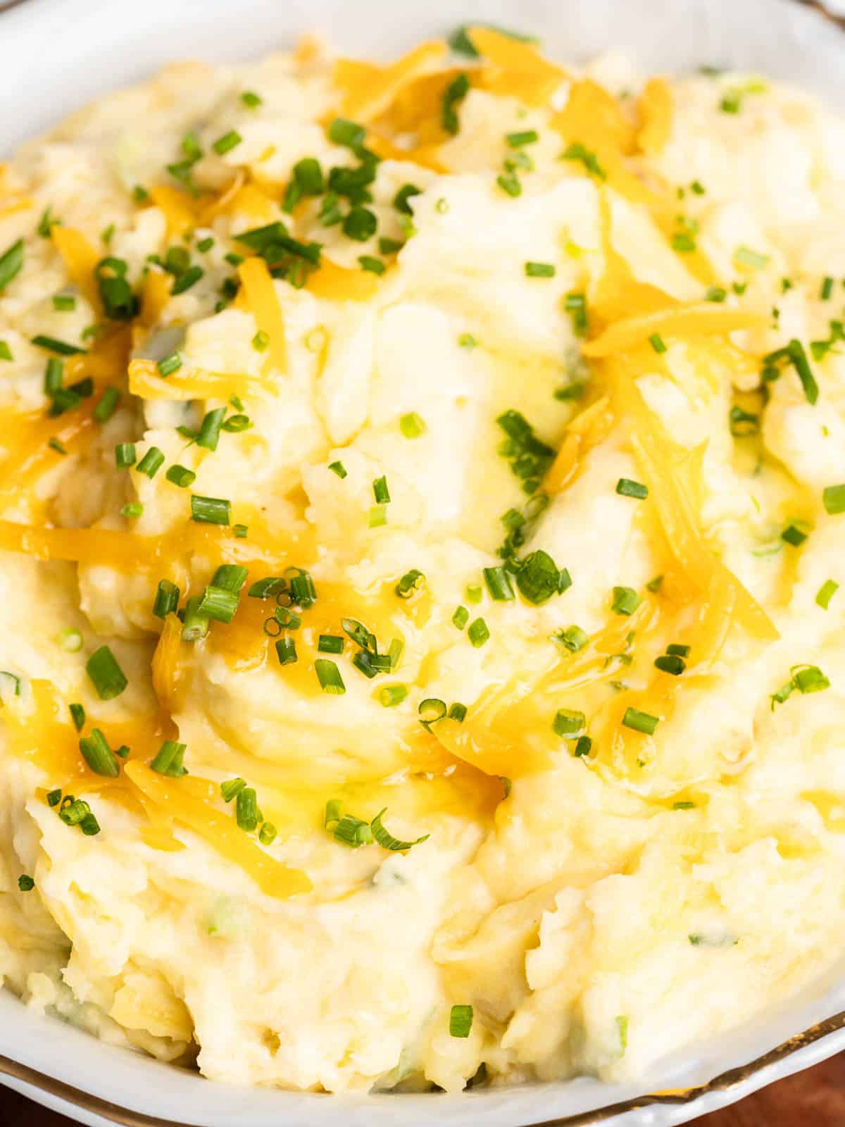 Mashed potatoes with cheese.