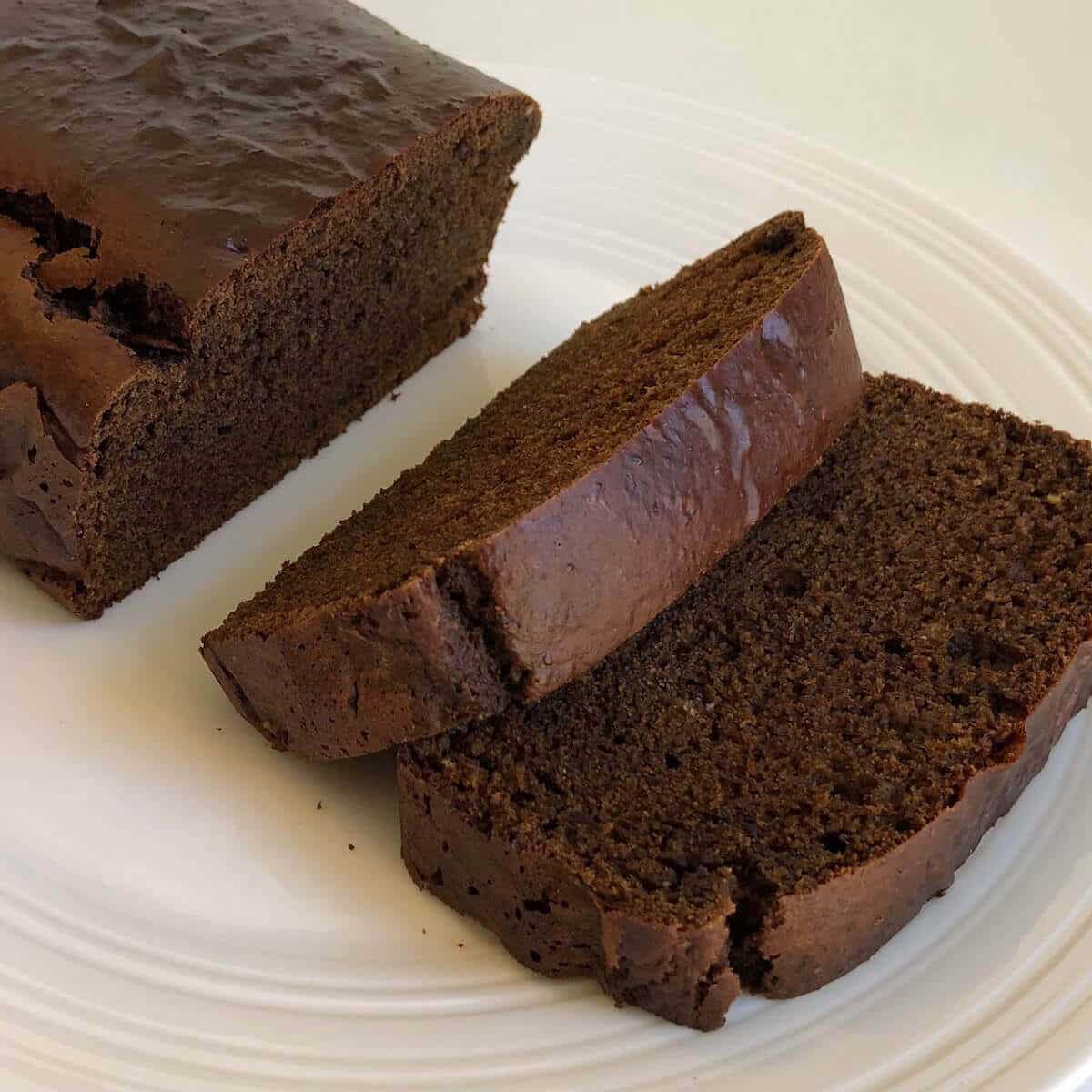 Gingerbread cake slices.