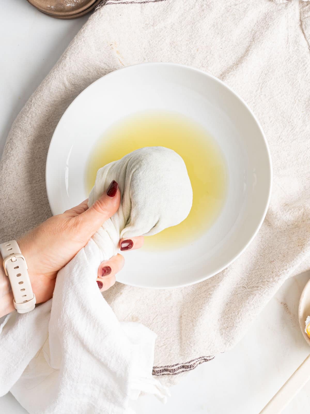 Spinach inside a cloth.