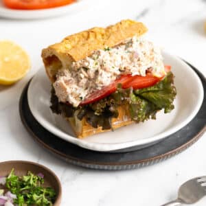 Canned salmon salad as a filling in a sandwich.