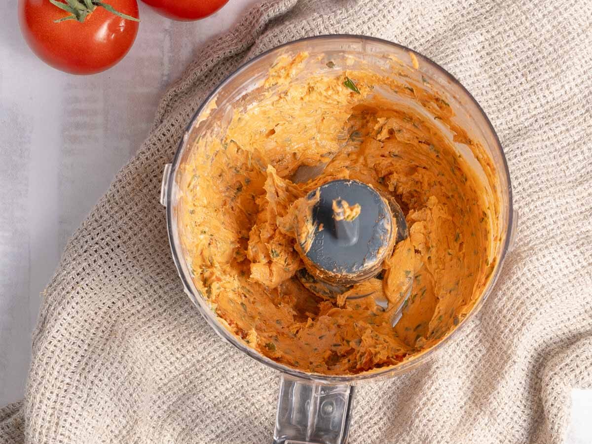 Tomato butter in the blender.