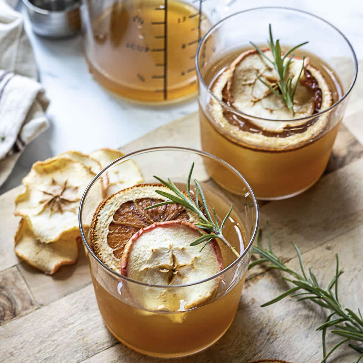 bourbon apple cider cocktail in a glass